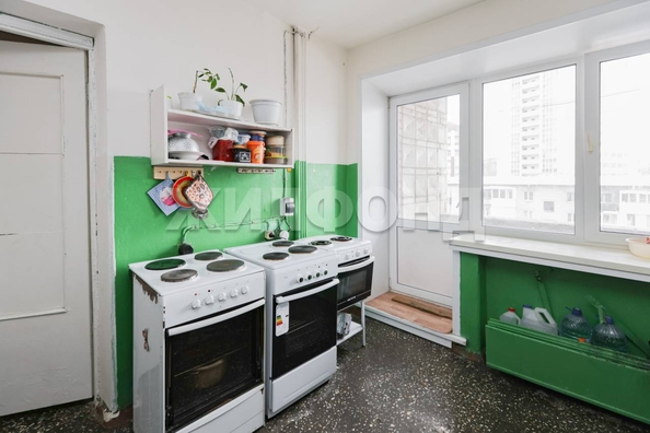 
   Продам комнату, 18 м², Сибиряков-Гвардейцев ул, 44/5

. Фото 14.