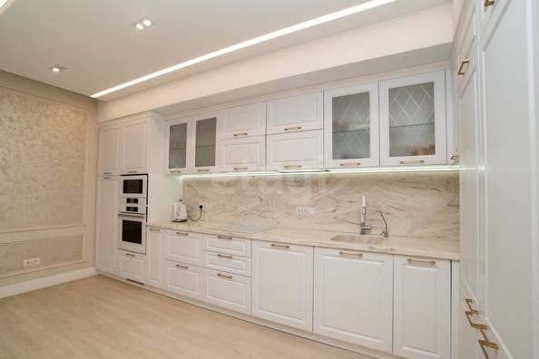 
  Сдам в аренду 4-комнатную квартиру, 145 м², Новосибирск

. Фото 5.