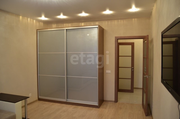 
  Сдам в аренду 1-комнатную квартиру, 45 м², Новосибирск

. Фото 1.