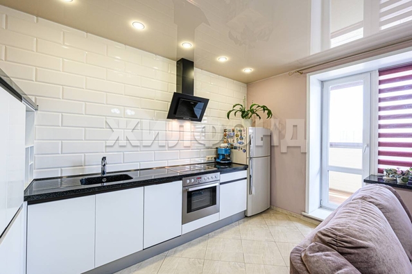
   Продам 2-комнатную, 45.7 м², Николая Островского ул, 120

. Фото 10.