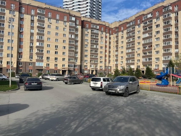 
   Продам 1-комнатную, 41.3 м², Лескова ул, 19

. Фото 10.