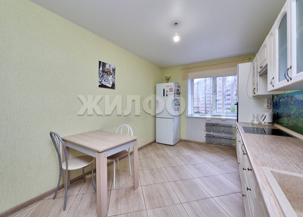 
   Продам 3-комнатную, 97.9 м², 2-й (4 мкр.) кв-л, 232

. Фото 4.