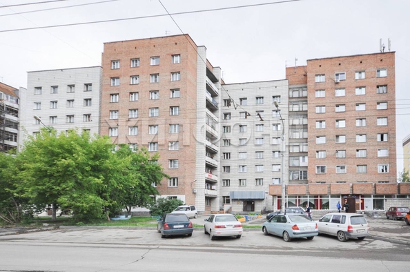 
  Продается комната, 16.8 м², Сибиряков-Гвардейцев ул, д. 64
. Фото 3.