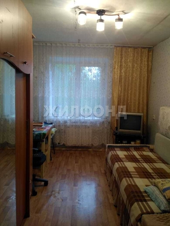 
   Продам секционку, 11.5 м², Лазарева ул, 31а

. Фото 1.