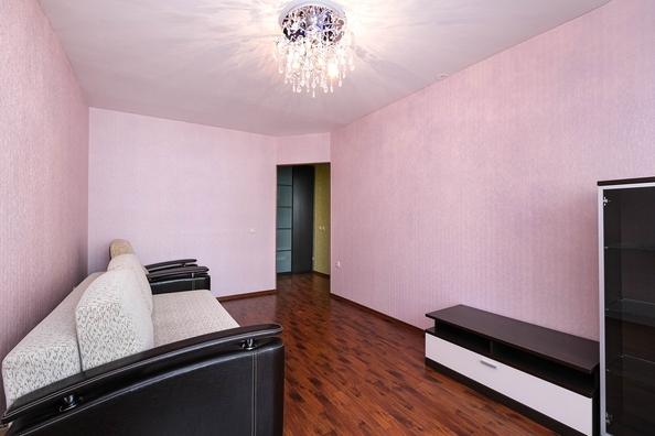 
  Продается 1-комн. квартира, 38.5 м², Зорге ул, д. 90
. Фото 3.