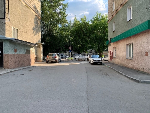 
   Сдам торговое помещение, 156 м², Ватутина ул, 1

. Фото 1.