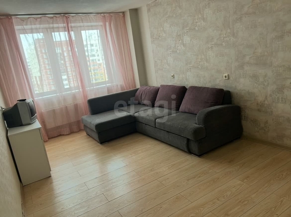 
  Сдается 1-комн. квартира, 37 м², Спортивная ул, д. 19
. Фото 3.