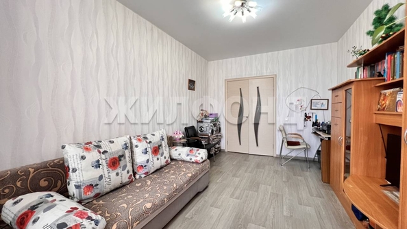 
  Продается 1-комн. квартира, 37.2 м², Романтиков ул, д. 4
. Фото 2.