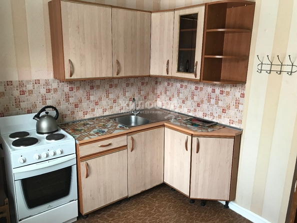 
  Сдается 1-комн. квартира, 39 м², Демакова ул, д. 10
. Фото 5.