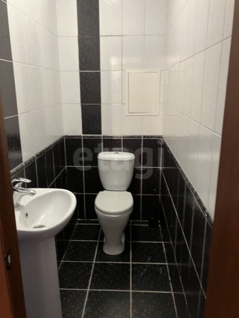 
  Сдается 2-комн. квартира, 75 м², Выборная ул, д. 154
. Фото 8.