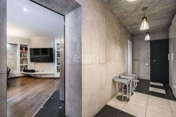 
  Продается 3-комн. квартира, 86.6 м², Холодильная ул, д. 17
. Фото 9.