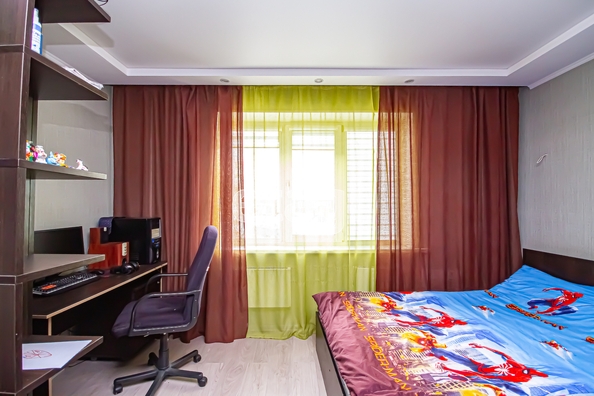 
  Продается 2-комн. квартира, 75 м², В. Высоцкого ул, д. 64
. Фото 4.