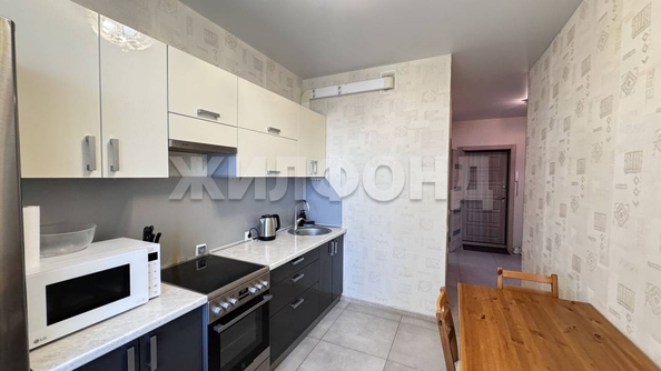 
  Продается 1-комн. квартира, 35.2 м², Романова ул, д. 60
. Фото 2.