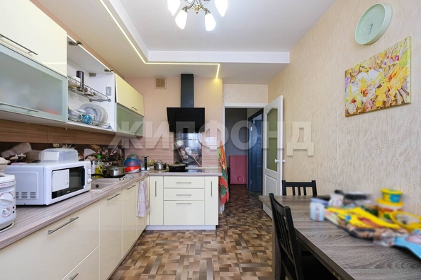 
  Продается 2-комн. квартира, 59.2 м², Петухова ул, д. 156
. Фото 2.