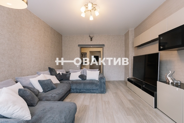 
  Продается 3-комн. квартира, 90 м², Дзержинского пр-кт, д. 75
. Фото 3.