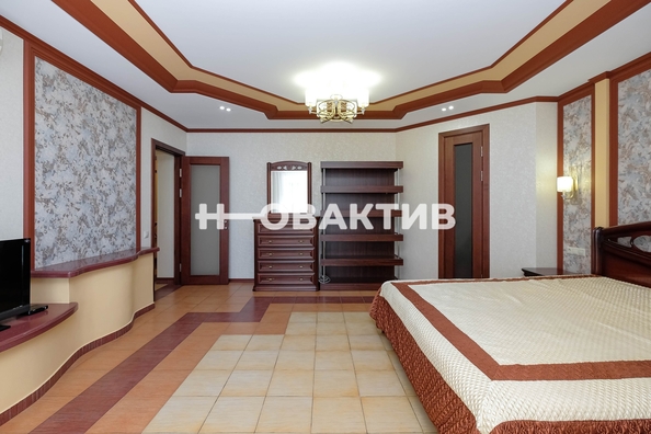 
  Продается 3-комн. квартира, 221.8 м², Красный пр-кт, д. 153А
. Фото 24.
