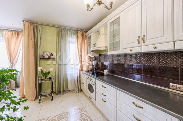 
  Продается 4-комн. квартира, 124.3 м², Вертковская ул, д. 42
. Фото 12.
