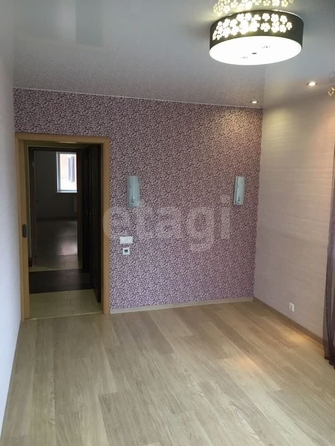 
  Продается 3-комн. квартира, 76.2 м², Холодильная ул, д. 17
. Фото 7.