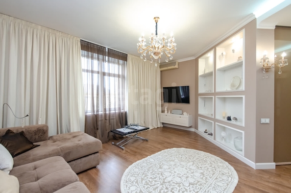 
  Продается 2-комн. квартира, 84 м², Октябрьская ул, д. 34
. Фото 1.