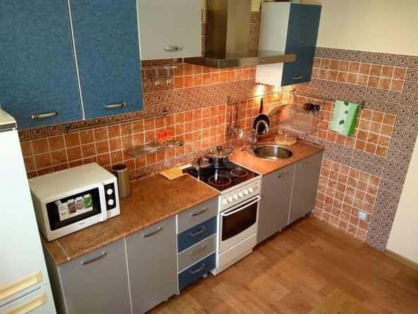 
  Сдается 1-комн. квартира, 42 м², Фабричная ул, д. 22
. Фото 2.