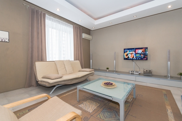 
  Сдается посуточно 1-комн. квартира, 40 м², Семьи Шамшиных ул, д. 4
. Фото 7.