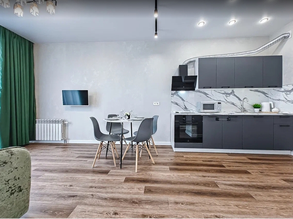 
  Сдам посуточно 2-комн. квартиру, 42 м², Владимира Заровного ул, д. 6/1
. Фото 5.