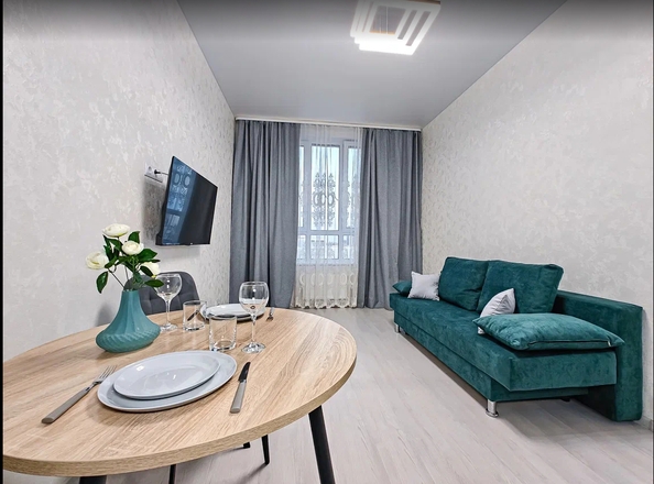 
  Сдам посуточно 2-комн. квартиру, 48 м², Семьи Шамшиных ул, д. 91
. Фото 1.