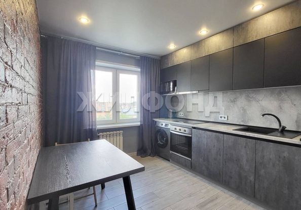 
  Продается 2-комн. квартира, 55.6 м², Троллейная ул, д. 18
. Фото 1.