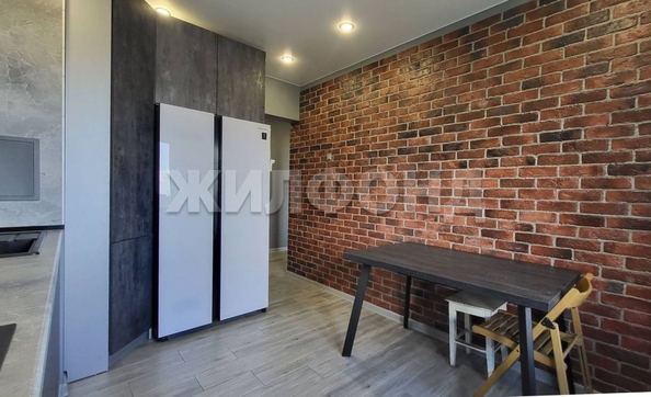 
  Продается 2-комн. квартира, 55.6 м², Троллейная ул, д. 18
. Фото 4.