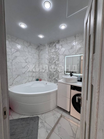 
  Продается 3-комн. квартира, 60.9 м², Есенина ул, д. 15
. Фото 14.