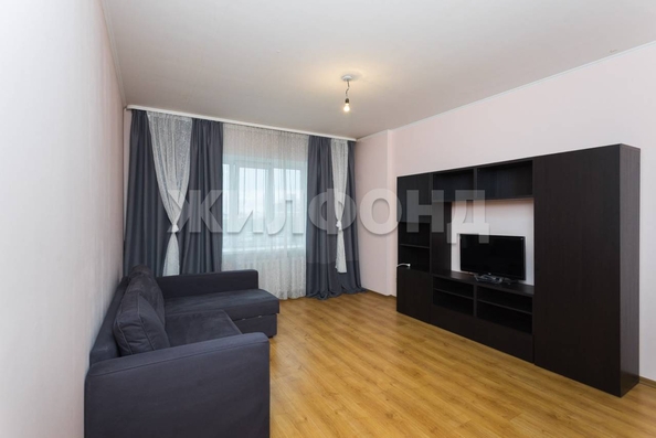 
  Продается 3-комн. квартира, 86.8 м², В. Высоцкого ул, д. 33
. Фото 7.