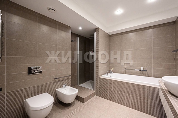
  Продается 4-комн. квартира, 121.7 м², Военная ул, д. 9/1
. Фото 17.
