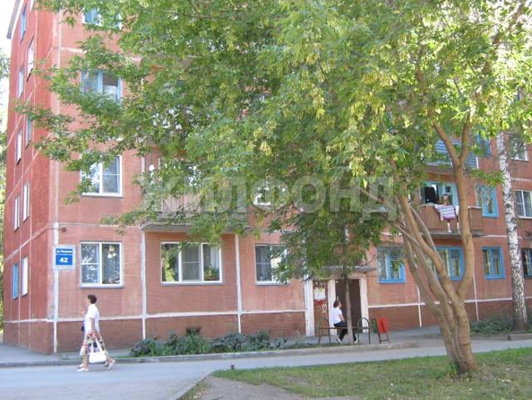 
  Продается 2-комн. квартира, 46.1 м², Петухова ул, д. 42
. Фото 4.