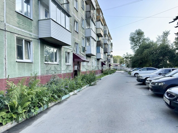 
  Продается 1-комн. квартира, 30.6 м², Есенина ул, д. 63
. Фото 8.