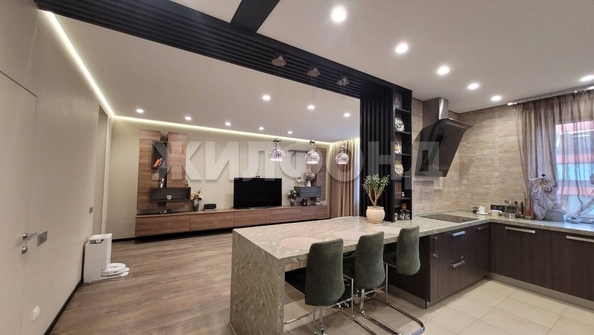 
  Продается 3-комн. квартира, 93 м², Кедровая ул, д. 49
. Фото 4.
