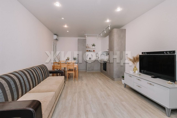 
  Продается 4-комн. квартира, 105.8 м², Охотская ул, д. 88/3
. Фото 5.