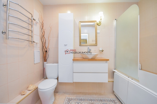 
  Продается 3-комн. квартира, 63 м², Большевистская ул, д. 100
. Фото 24.