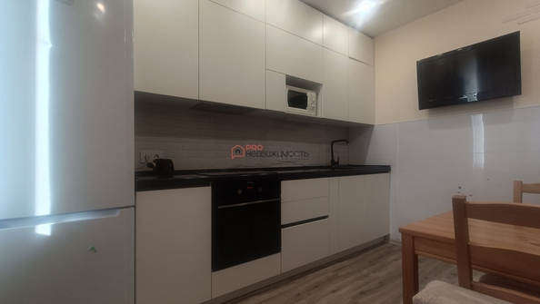 
  Продается 1-комн. квартира, 37.7 м², Петухова ул, д. 97
. Фото 6.