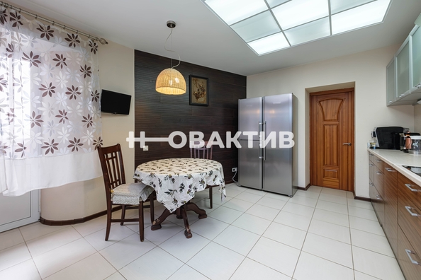 
  Продается 3-комн. квартира, 141.9 м², Зыряновская ул, д. 57
. Фото 9.