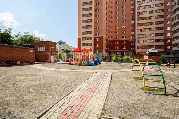 
  Продается 2-комн. квартира, 70.3 м², Орджоникидзе ул, д. 30
. Фото 35.