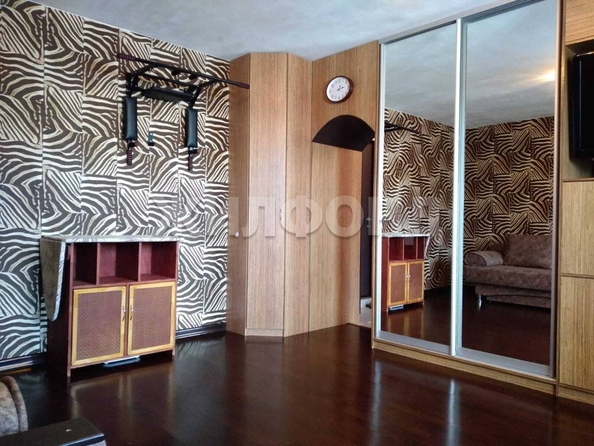 
  Продается 1-комн. квартира, 35.8 м², Военный городок ул, д. 125
. Фото 2.