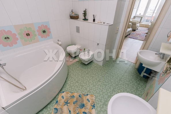 
  Продается 4-комн. квартира, 217.9 м², Галущака ул, д. 9
. Фото 42.