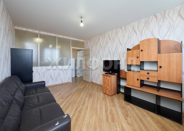 
  Продается 2-комн. квартира, 56 м², Есенина ул, д. 12/2
. Фото 3.