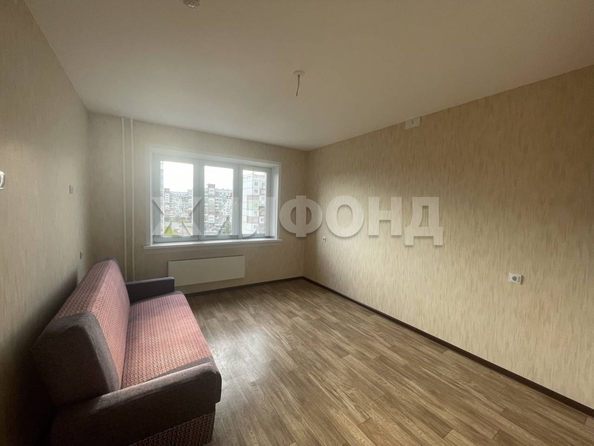 
  Продается 1-комн. квартира, 32.5 м², Титова ул, д. 256
. Фото 2.