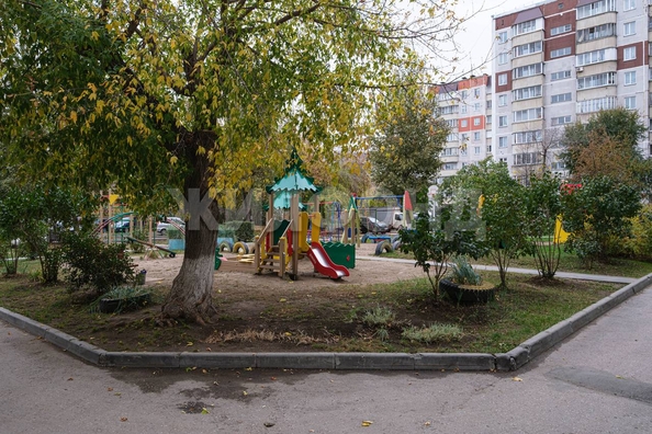 
  Продается 2-комн. квартира, 50.2 м², Связистов ул, д. 147
. Фото 19.