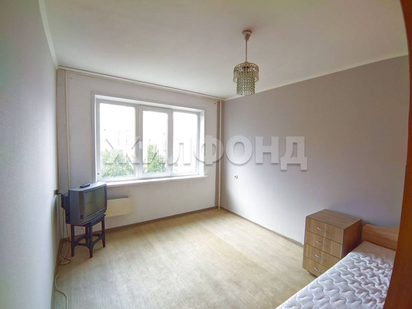 
  Продается 3-комн. квартира, 59 м², Есенина ул, д. 10
. Фото 4.