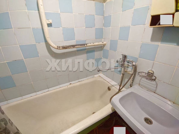 
  Продается 3-комн. квартира, 59 м², Есенина ул, д. 10
. Фото 8.