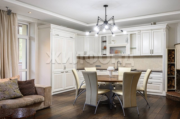 
  Продается 4-комн. квартира, 312 м², Золотодолинская ул, д. 35
. Фото 2.