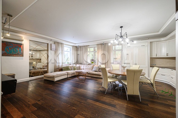 
  Продается 4-комн. квартира, 312 м², Золотодолинская ул, д. 35
. Фото 3.