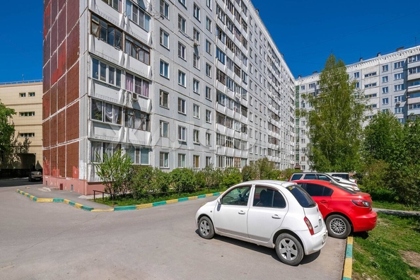 
  Продается 3-комн. квартира, 62.5 м², Дзержинского пр-кт, д. 12
. Фото 2.